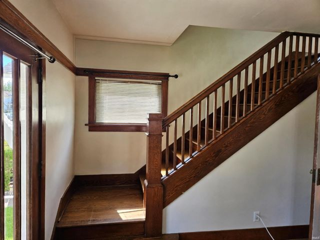 1216 E 3Rd Street, Mishawaka, IN 46544