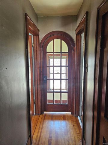 1216 E 3Rd Street, Mishawaka, IN 46544