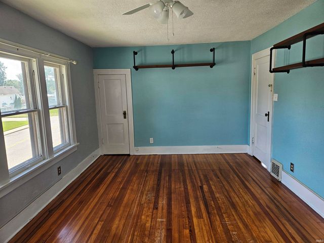 1216 E 3Rd Street, Mishawaka, IN 46544