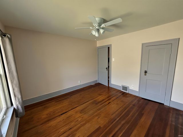 1216 E 3Rd Street, Mishawaka, IN 46544