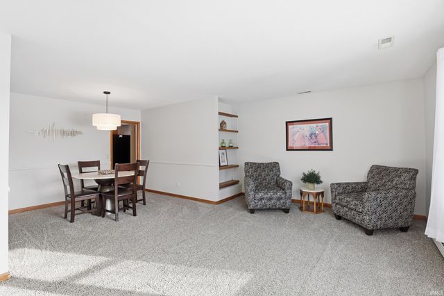 4615 Fairlawn Pass, Fort Wayne, IN 46815