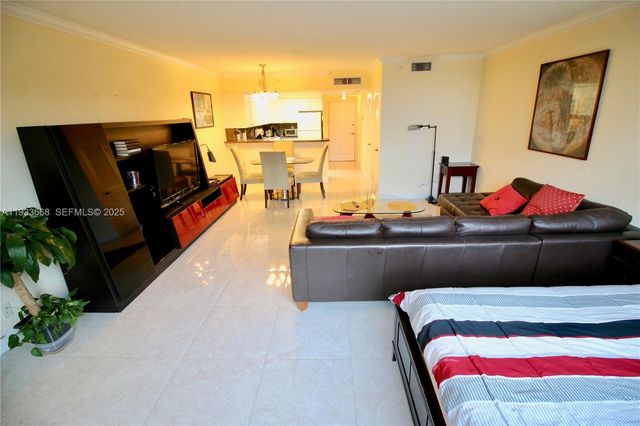 2501 S Ocean Dr 427, Hollywood, FL 33019