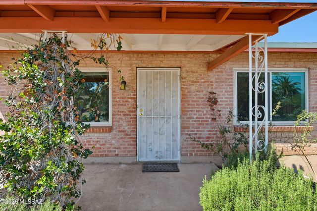 1131 N Nema Avenue, Tucson, AZ 85712