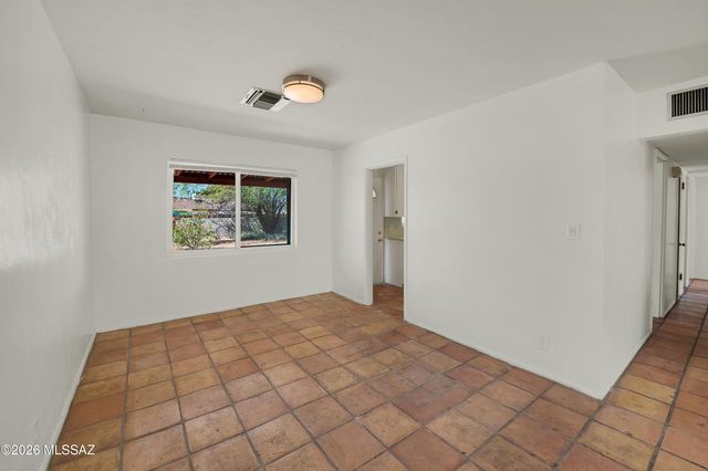 1131 N Nema Avenue, Tucson, AZ 85712