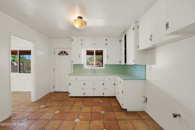 1131 N Nema Avenue, Tucson, AZ 85712