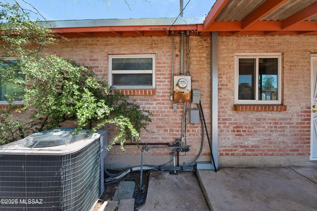 1131 N Nema Avenue, Tucson, AZ 85712
