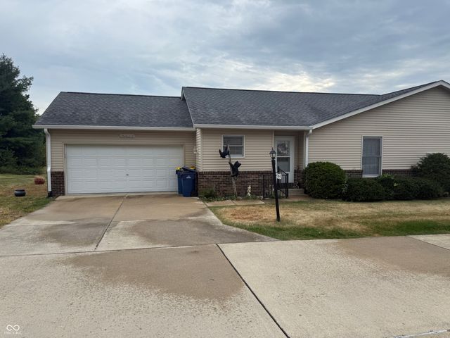 111 Longcastle Drive Unit 1, Greencastle, IN 46135