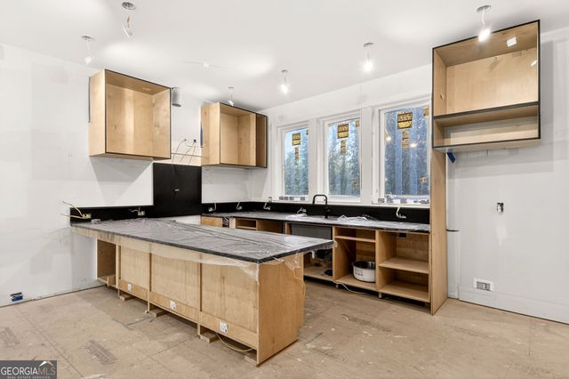 3521 Kingsboro Road, Atlanta, GA 30326