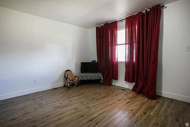 254 W PIONEER CIR, Midvale, UT 84047