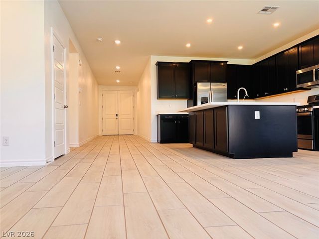 9565 Camelback Creek Drive, Las Vegas, NV 89178