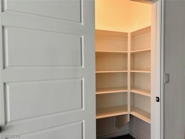 9565 Camelback Creek Drive, Las Vegas, NV 89178