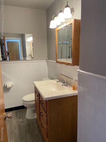 32468 Rosslyn Avenue, Garden City, MI 48135