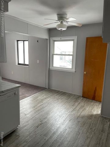 32468 Rosslyn Avenue, Garden City, MI 48135