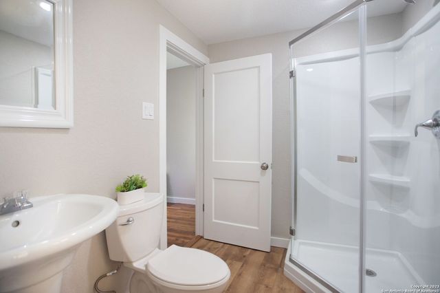 250 Rosemont Dr, San Antonio, TX 78228