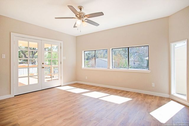 250 Rosemont Dr, San Antonio, TX 78228