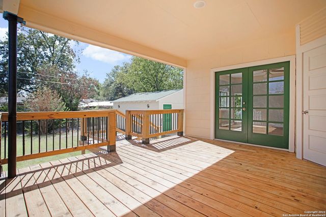 250 Rosemont Dr, San Antonio, TX 78228