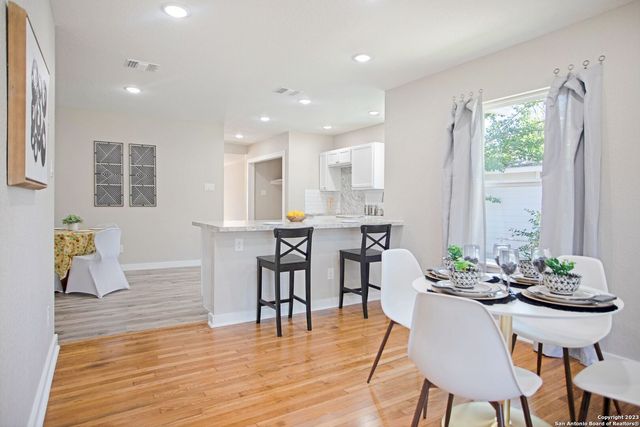 250 Rosemont Dr, San Antonio, TX 78228