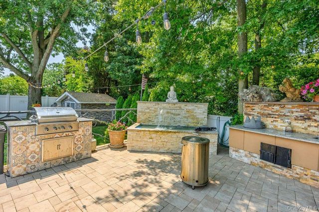 2696 Clubhouse Road, Merrick, NY 11566
