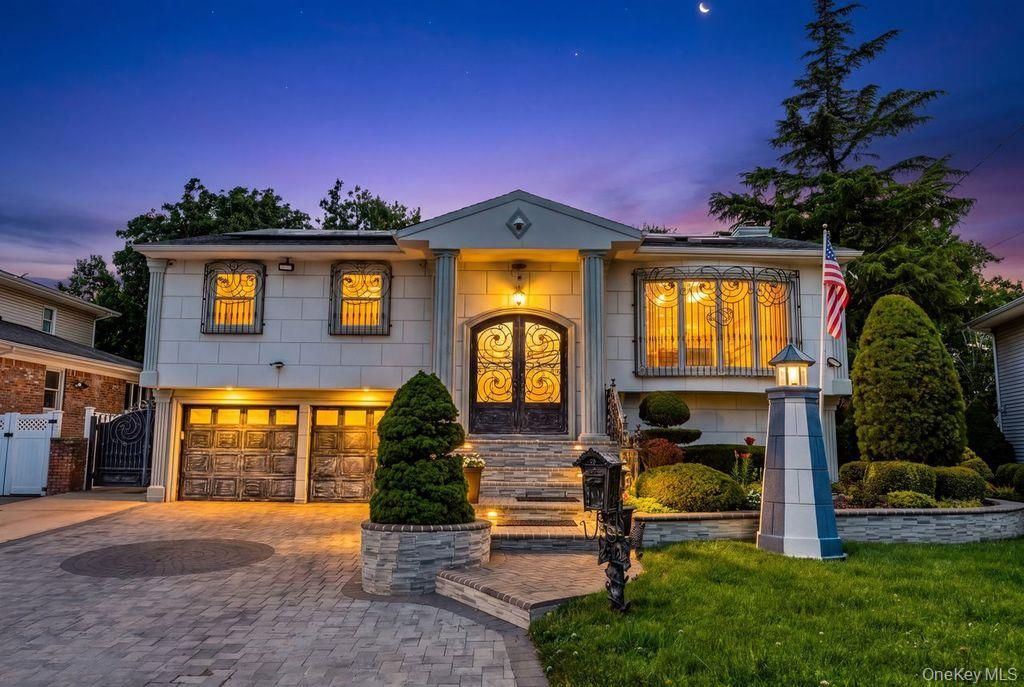 2696 Clubhouse Road, Merrick, NY 11566