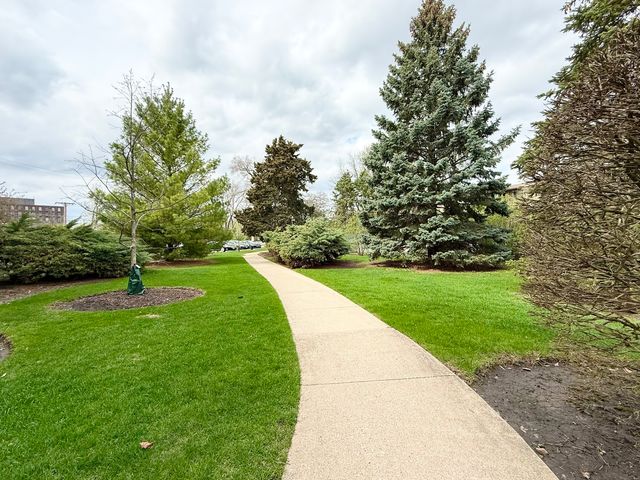 650 Murray Lane 416, Des Plaines, IL 60016
