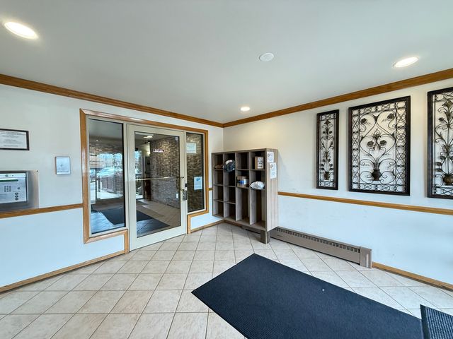 650 Murray Lane 416, Des Plaines, IL 60016