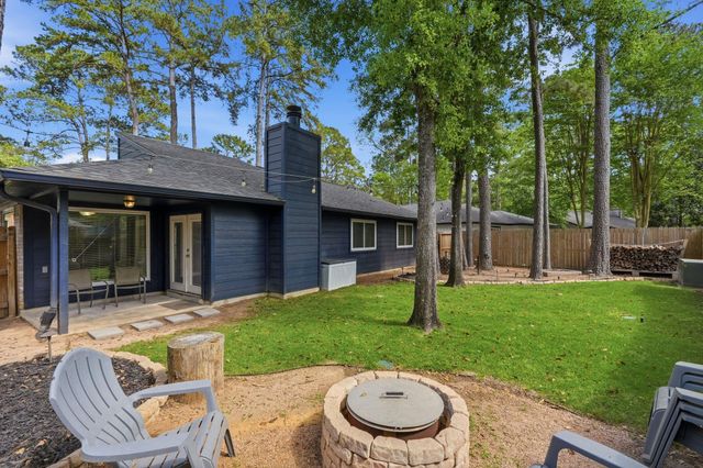 11 Rock Pine Court, The Woodlands, TX 77381