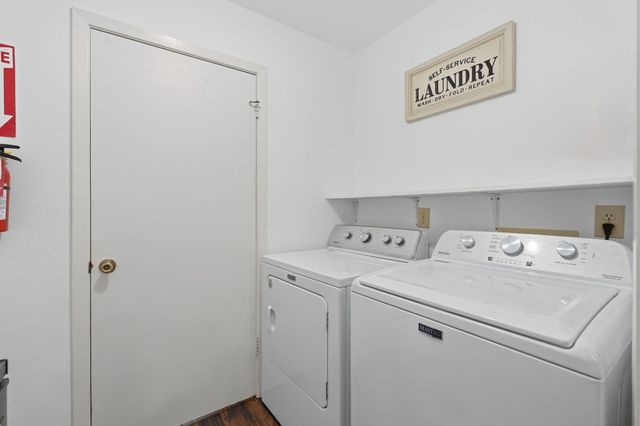 11 Rock Pine Court, The Woodlands, TX 77381