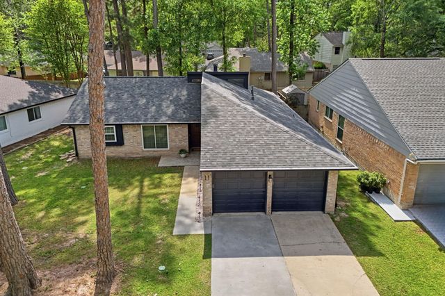 11 Rock Pine Court, The Woodlands, TX 77381