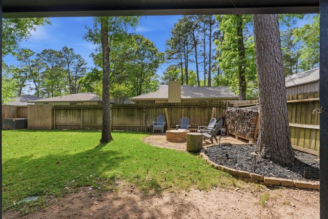 11 Rock Pine Court, The Woodlands, TX 77381