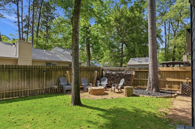 11 Rock Pine Court, The Woodlands, TX 77381