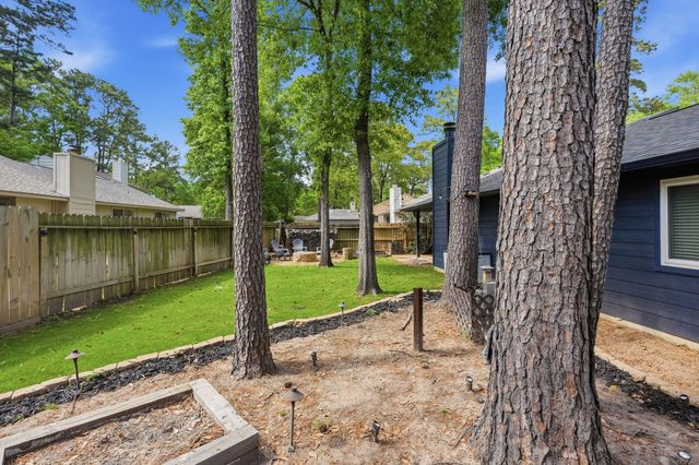 11 Rock Pine Court, The Woodlands, TX 77381