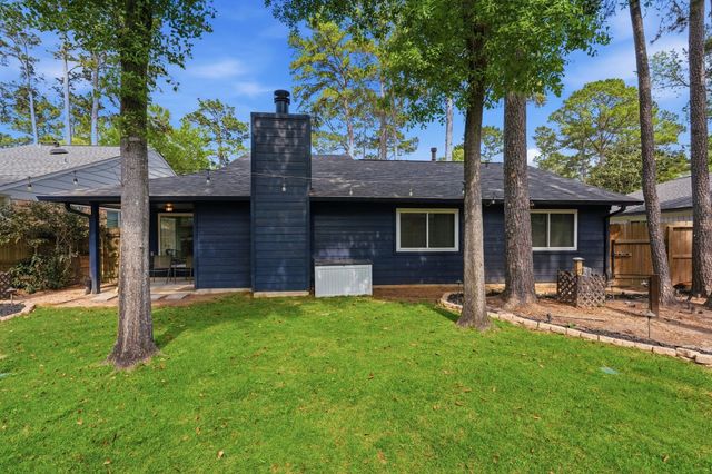 11 Rock Pine Court, The Woodlands, TX 77381