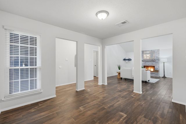 11 Rock Pine Court, The Woodlands, TX 77381