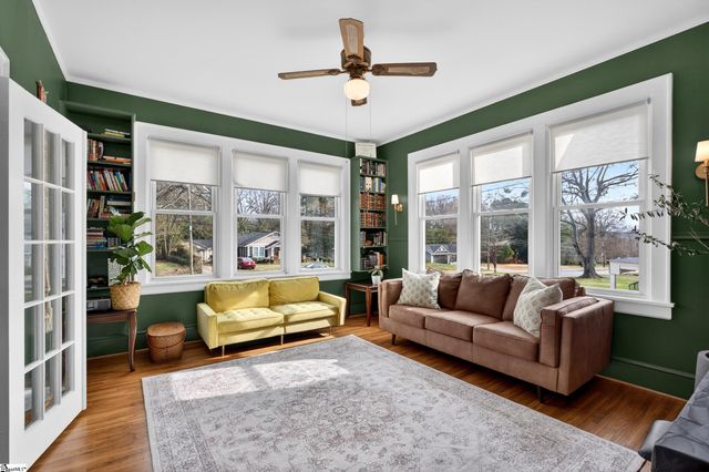 906 College Drive, Gaffney, SC 29340