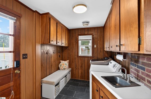 906 College Drive, Gaffney, SC 29340