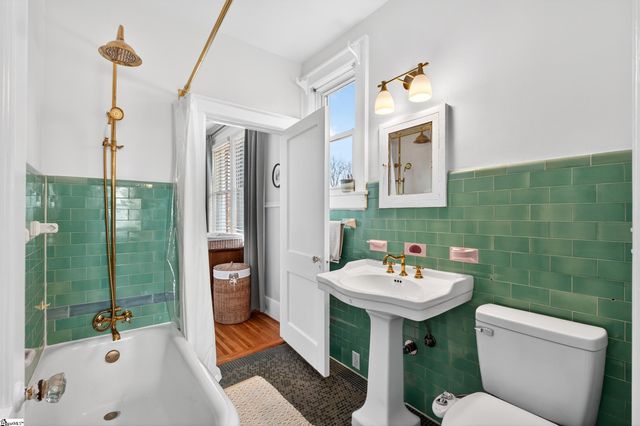 906 College Drive, Gaffney, SC 29340