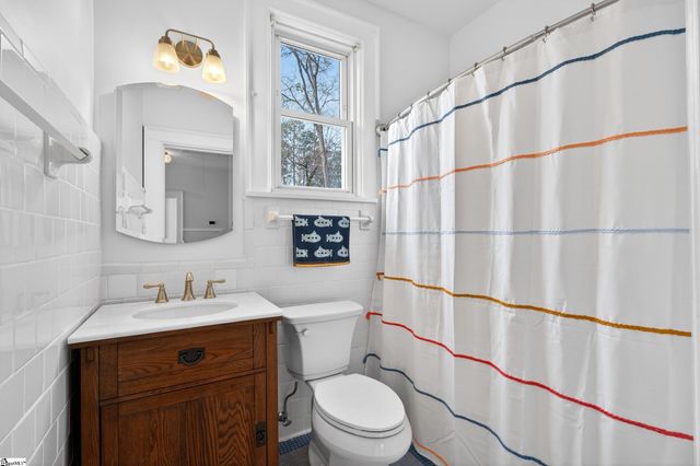 906 College Drive, Gaffney, SC 29340