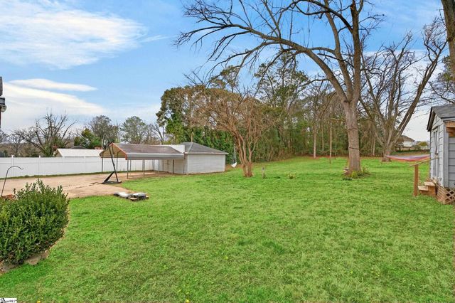 906 College Drive, Gaffney, SC 29340