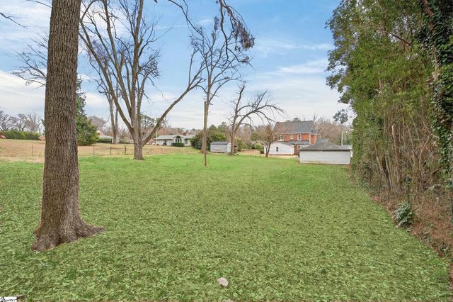 906 College Drive, Gaffney, SC 29340