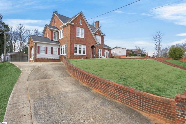 906 College Drive, Gaffney, SC 29340