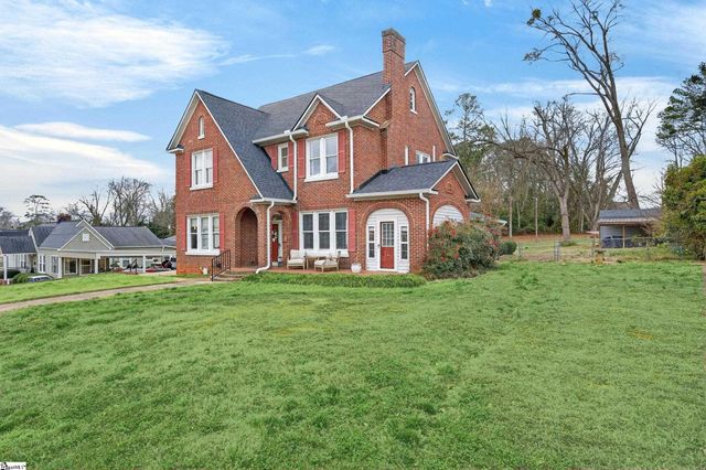 906 College Drive, Gaffney, SC 29340