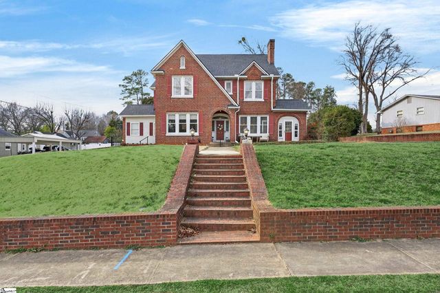 906 College Drive, Gaffney, SC 29340