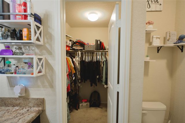 1041 Dumfries DR, Seguin, TX 78155