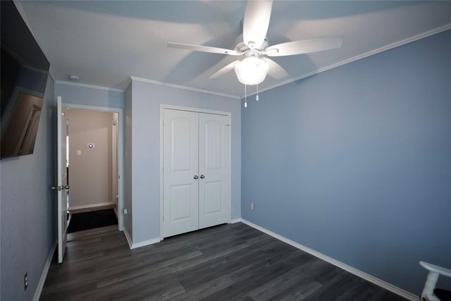 1041 Dumfries DR, Seguin, TX 78155