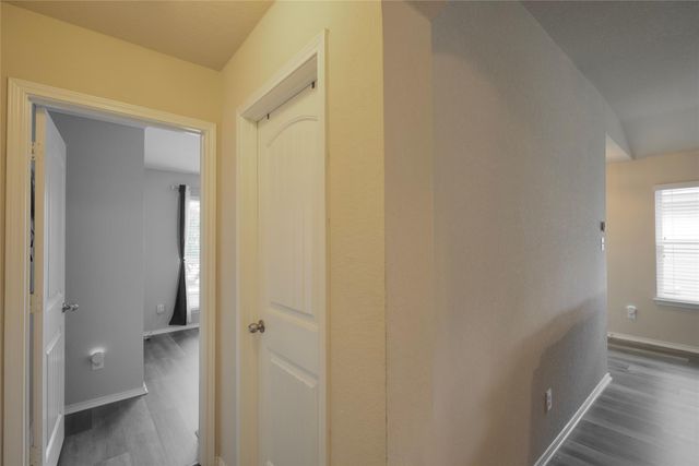 1041 Dumfries DR, Seguin, TX 78155