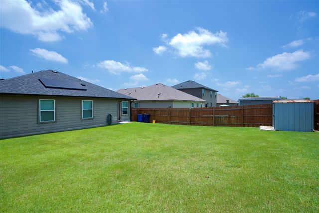 1041 Dumfries DR, Seguin, TX 78155