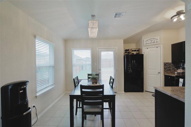 1041 Dumfries DR, Seguin, TX 78155