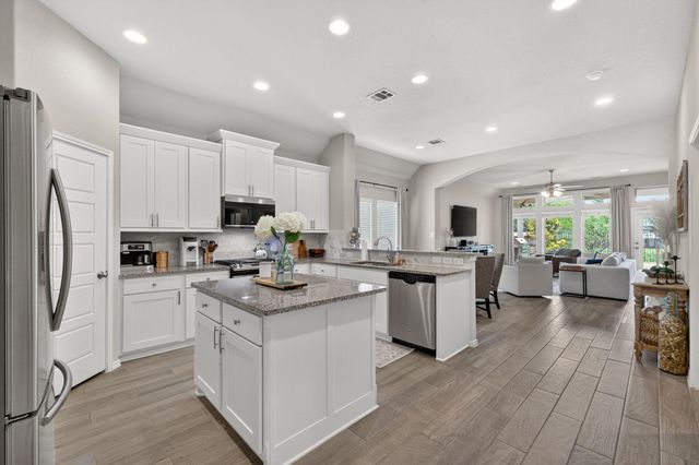 209 Lacey Oak LOOP, San Marcos, TX 78666