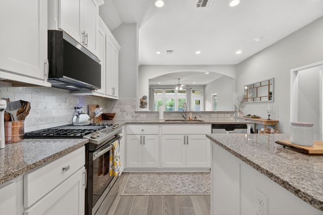 209 Lacey Oak LOOP, San Marcos, TX 78666