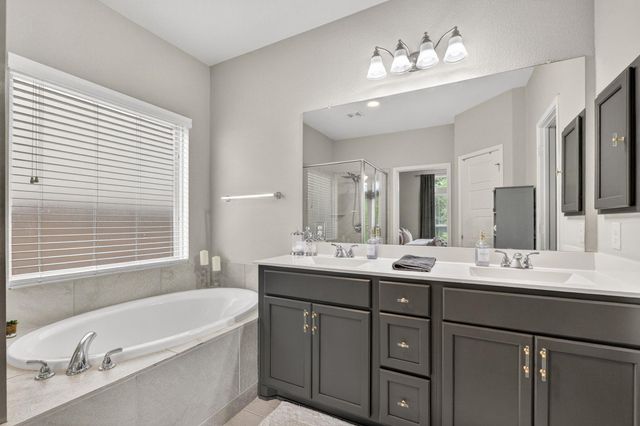 209 Lacey Oak LOOP, San Marcos, TX 78666